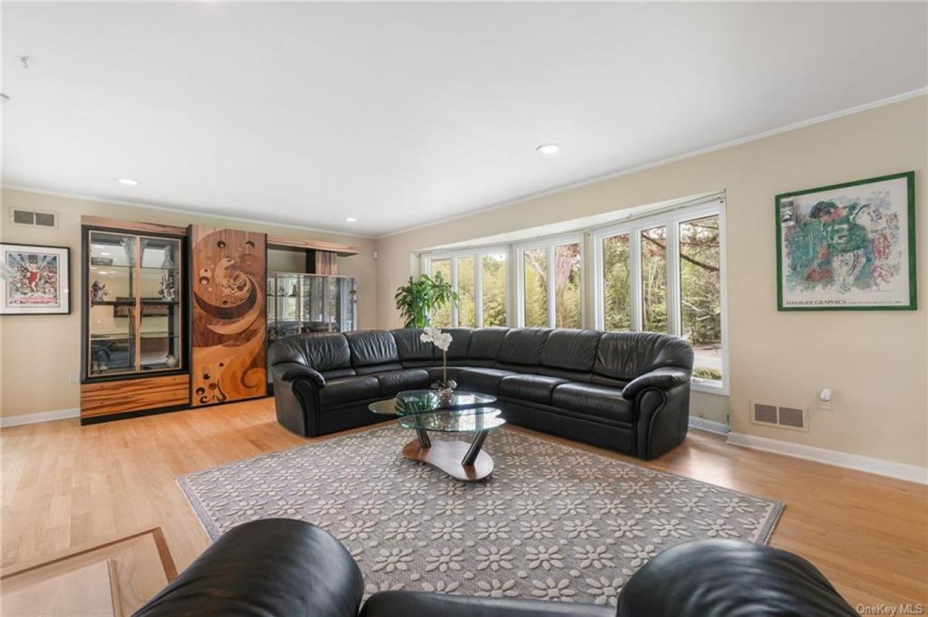 21 Orchard Circle, Ramapo, NY, 10901, United States, 4 Bedrooms Bedrooms, ,2 BathroomsBathrooms,Residential,For Sale,21 Orchard Circle,1295987