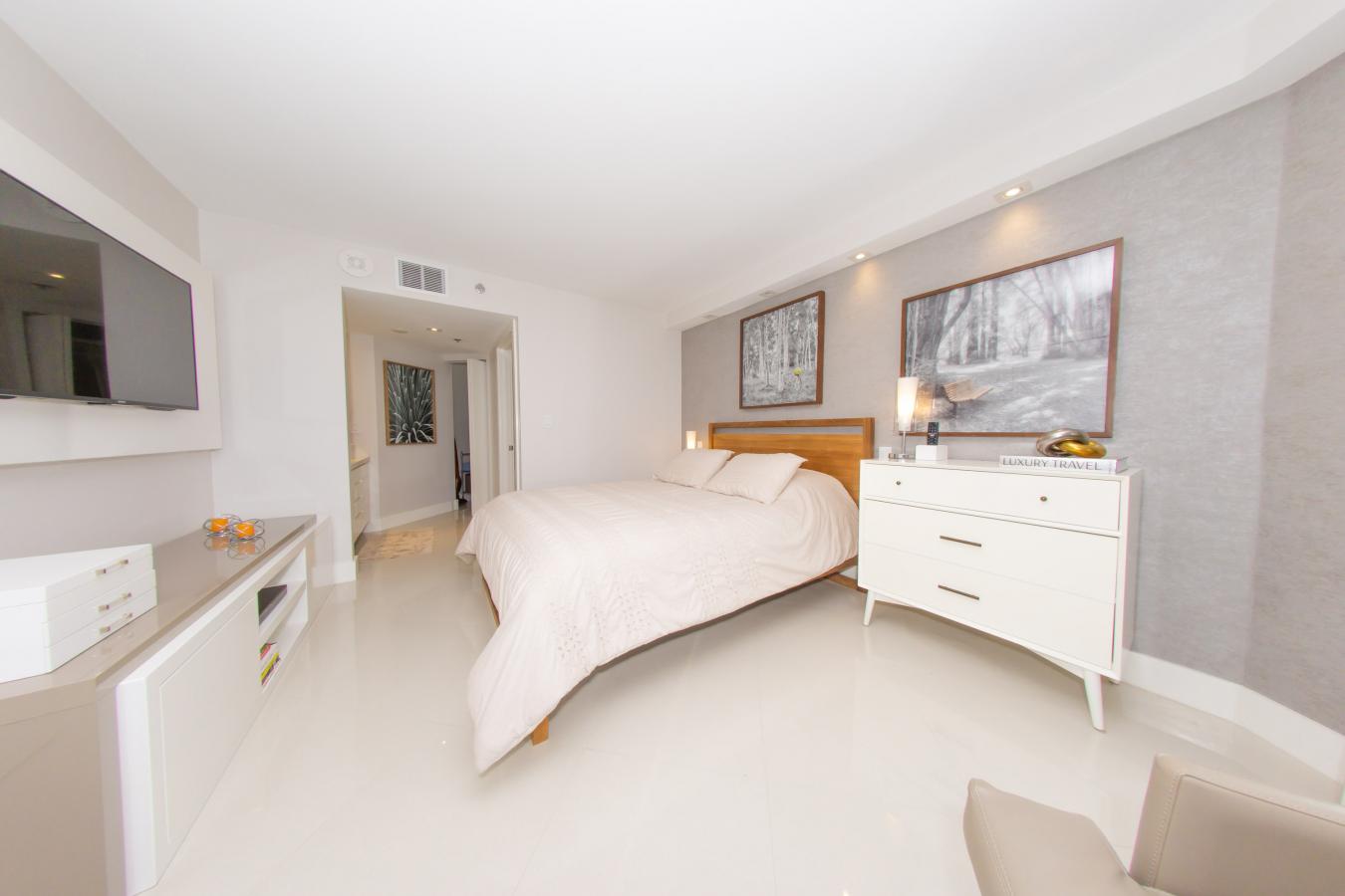 6767 Collins Avenue, MIAMI BEACH, FL, 33141, United States, 2 Bedrooms Bedrooms, ,2 BathroomsBathrooms,Residential,For Sale,6767 Collins Avenue,1301155