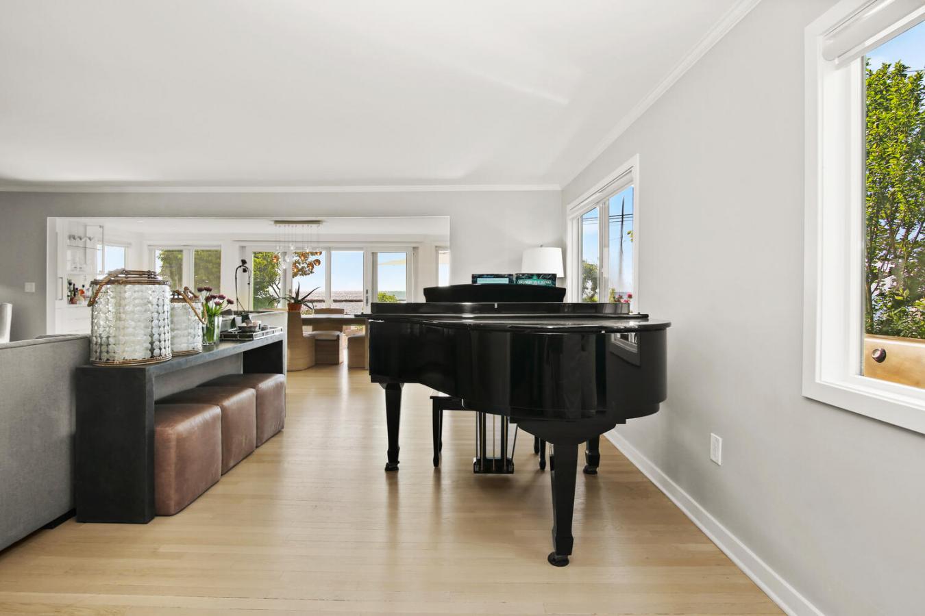 31 Soundview Drive, Westport, Connecticut, 06880, United States, 4 Bedrooms Bedrooms, ,4 BathroomsBathrooms,Residential,For Sale,31 Soundview Drive,1301736